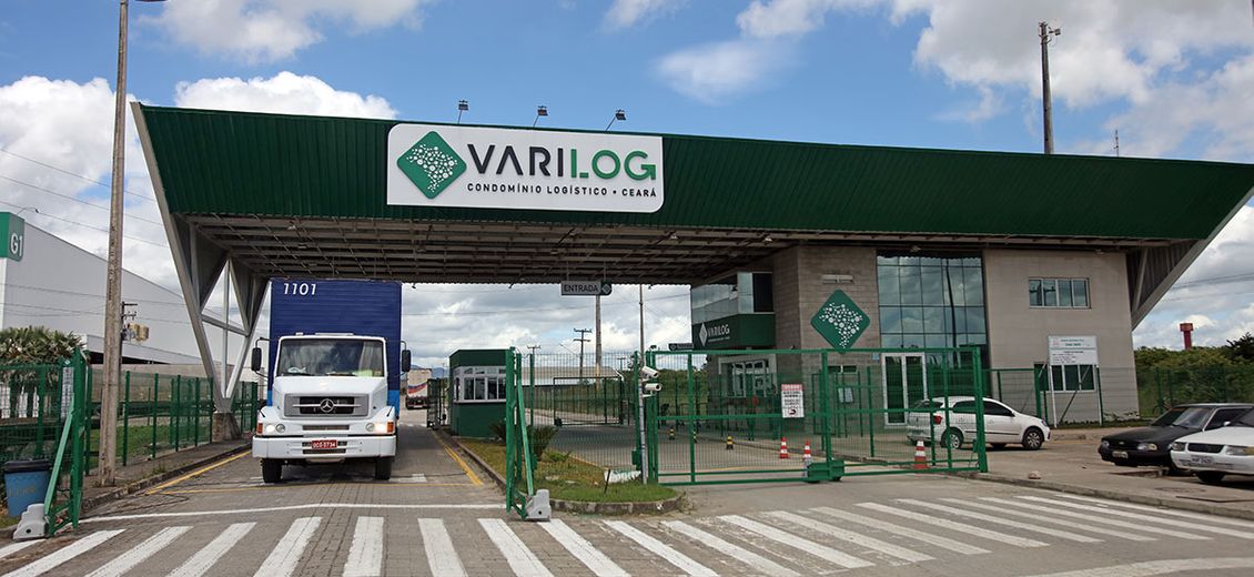 Portaria com eclusa de portões, guarita de controle central, guarita blindada 24 horas por dia